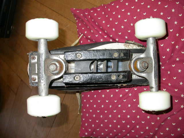 Daniel Knopf's skate<br> bottom view